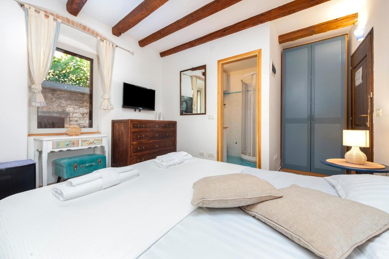 Revera Rooms Ровинь Экстерьер фото